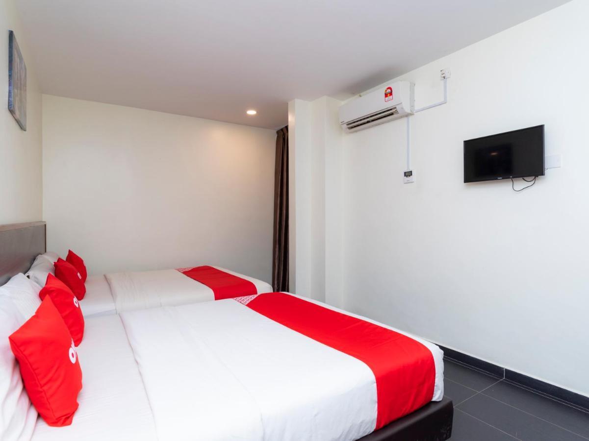 Oyo 44095 Bluewater Hotel Mersing Exterior foto