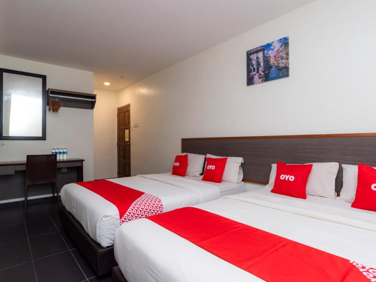 Oyo 44095 Bluewater Hotel Mersing Exterior foto