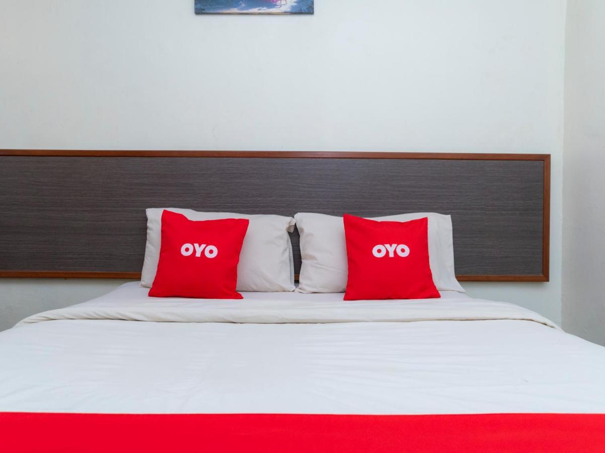 Oyo 44095 Bluewater Hotel Mersing Exterior foto