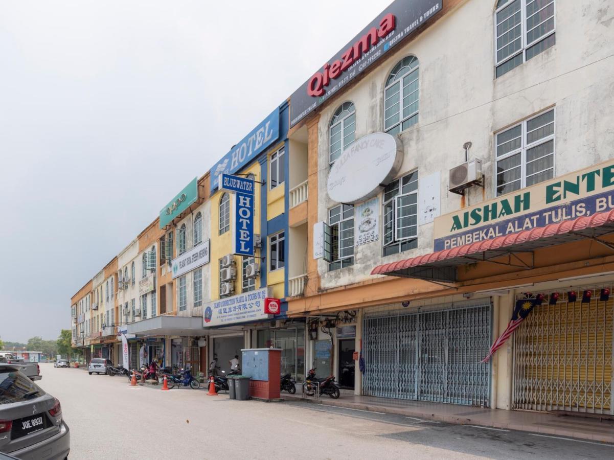 Oyo 44095 Bluewater Hotel Mersing Exterior foto